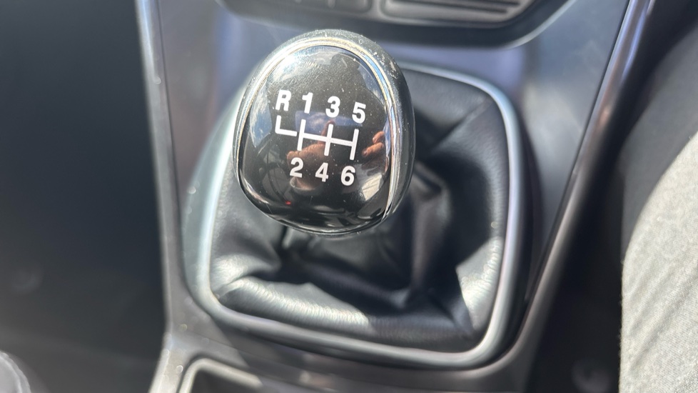 Ford Kuga 2.0 TDCi Titanium 5dr 2WD Diesel Estate - Image 39