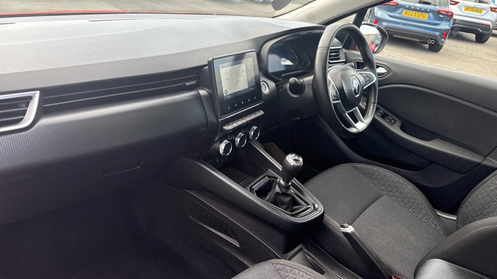 Renault Clio 1.0 TCe 90 Evolution 5dr Petrol Hatchback - Image 9