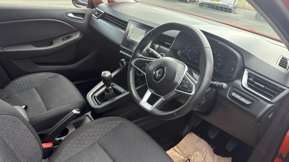 Renault Clio 1.0 TCe 90 Evolution 5dr Petrol Hatchback - Image 11