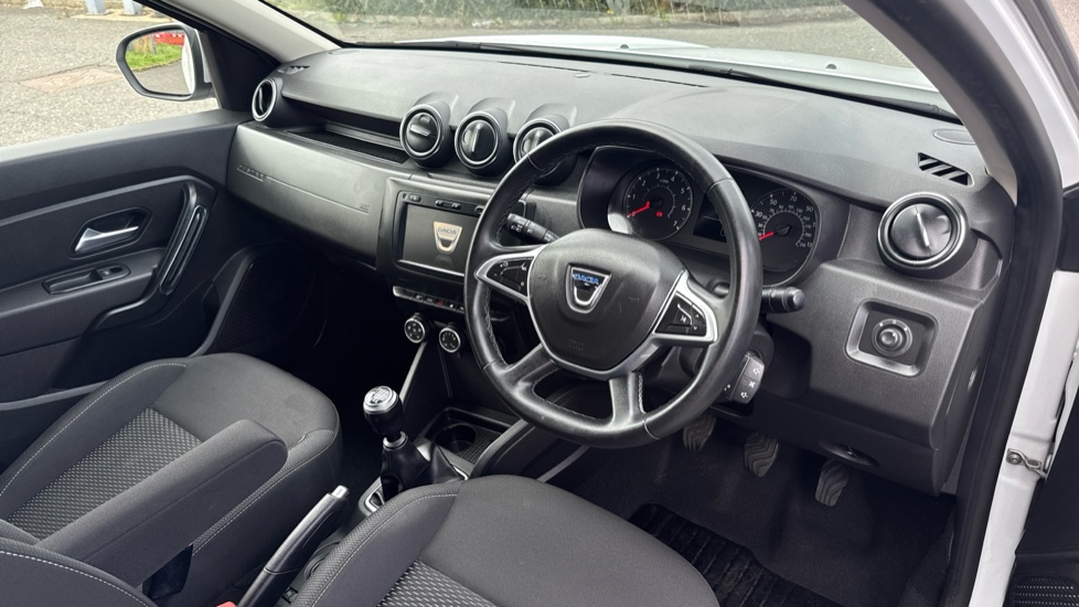 Dacia Duster 1.3 TCe 130 Comfort 5dr Petrol Estate - Image 11