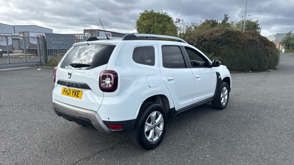 Dacia Duster 1.3 TCe 130 Comfort 5dr Petrol Estate - Image 32
