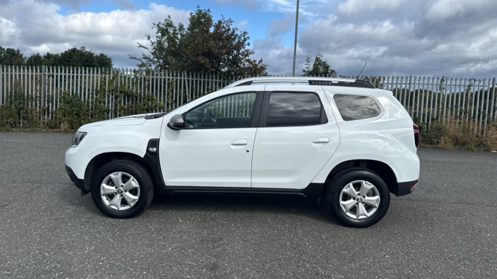 Dacia Duster 1.3 TCe 130 Comfort 5dr Petrol Estate - Image 36