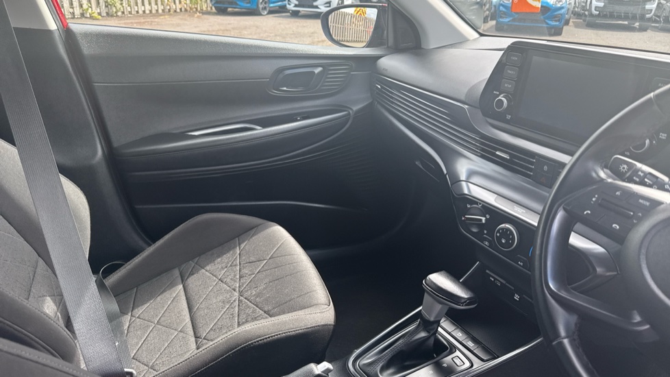 Hyundai BAYON 1.0 TGDi 48V MHEV SE Connect 5dr DCT Petrol Hatchback - Image 14