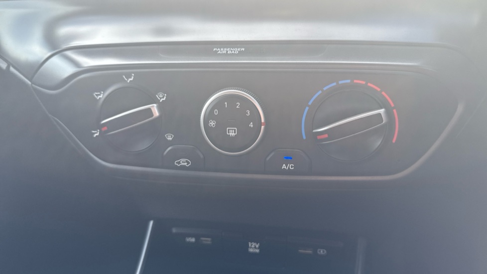 Hyundai BAYON 1.0 TGDi 48V MHEV SE Connect 5dr DCT Petrol Hatchback - Image 30