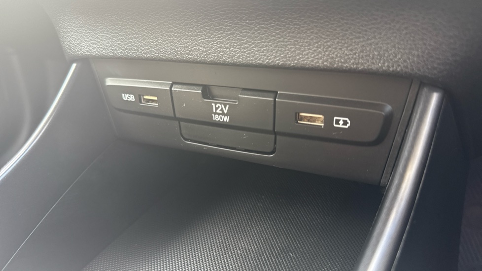 Hyundai BAYON 1.0 TGDi 48V MHEV SE Connect 5dr DCT Petrol Hatchback - Image 31