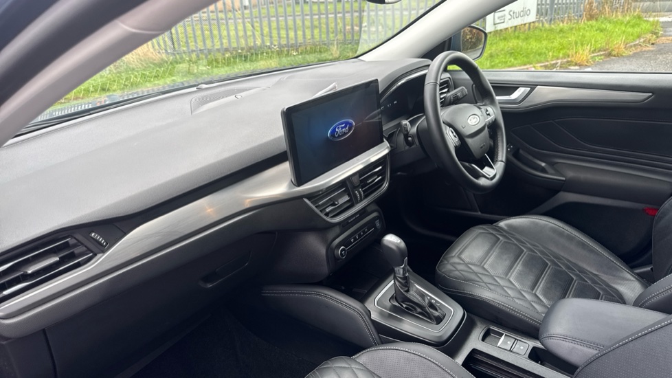 Ford Focus 1.0 EcoBoost Hybrid mHEV Titanium X 5dr Auto Petrol Estate - Image 9