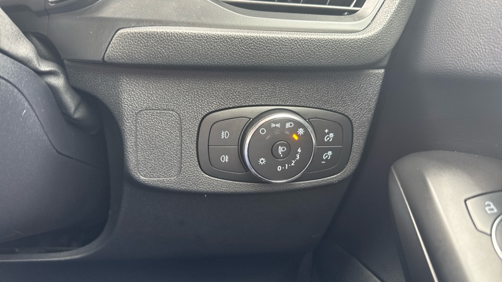 Ford Focus 1.0 EcoBoost Hybrid mHEV Titanium X 5dr Auto Petrol Estate - Image 31