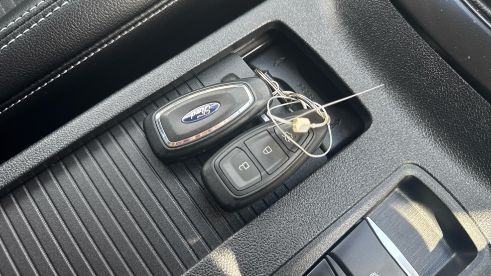 Ford Kuga 1.5 EcoBoost 150 Titanium Edition 5dr Petrol Estate - Image 20