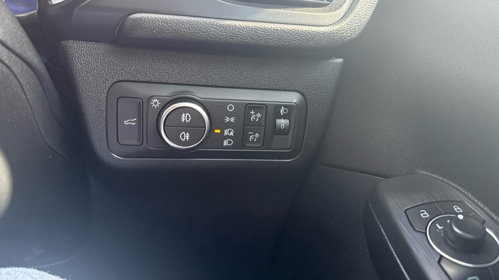 Ford Kuga 1.5 EcoBoost 150 Titanium Edition 5dr Petrol Estate - Image 28