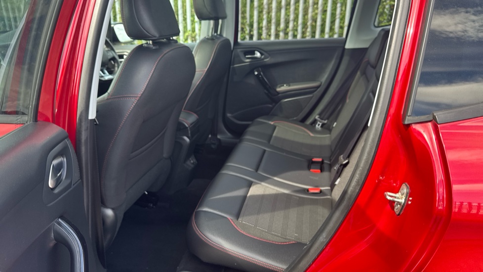 Peugeot 2008 1.2 PureTech 110 GT Line 5dr EAT6 Petrol Estate - Image 16