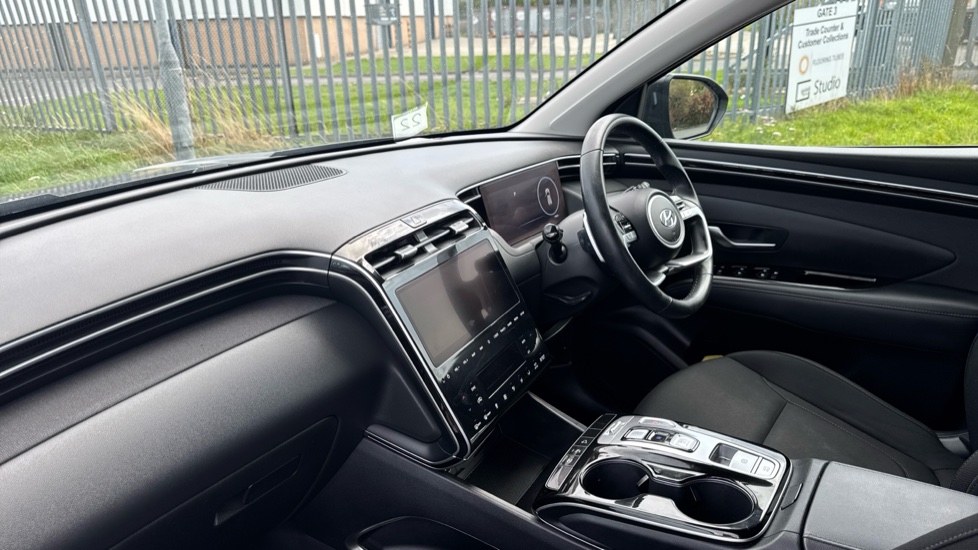 Hyundai TUCSON 1.6 TGDi Hybrid 230 SE Connect 5dr 2WD Auto Hybrid Estate - Image 9