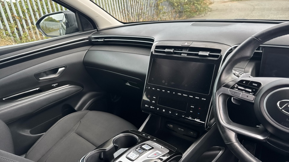 Hyundai TUCSON 1.6 TGDi Hybrid 230 SE Connect 5dr 2WD Auto Hybrid Estate - Image 14