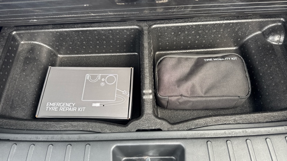 Hyundai TUCSON 1.6 TGDi Hybrid 230 SE Connect 5dr 2WD Auto Hybrid Estate - Image 21