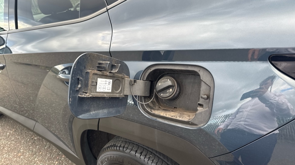 Hyundai TUCSON 1.6 TGDi Hybrid 230 SE Connect 5dr 2WD Auto Hybrid Estate - Image 25