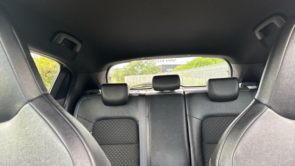Nissan Juke 1.0 DiG-T 114 N-Connecta 5dr Petrol Hatchback - Image 15