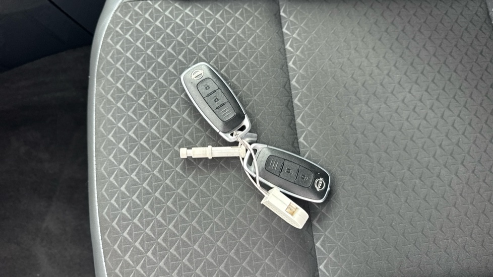 Nissan Juke 1.0 DiG-T 114 N-Connecta 5dr Petrol Hatchback - Image 19