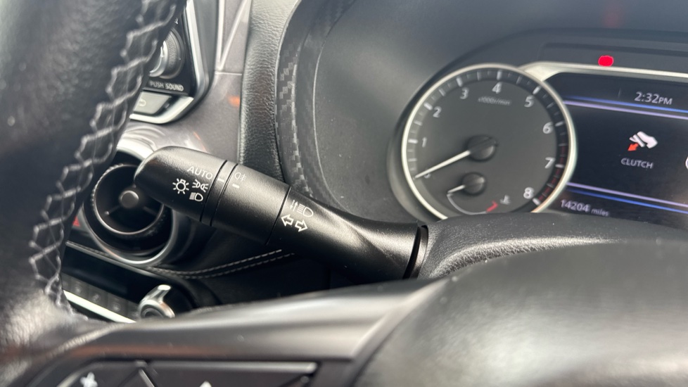 Nissan Juke 1.0 DiG-T 114 N-Connecta 5dr Petrol Hatchback - Image 29