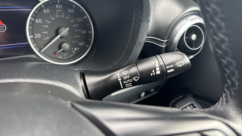 Nissan Juke 1.0 DiG-T 114 N-Connecta 5dr Petrol Hatchback - Image 30