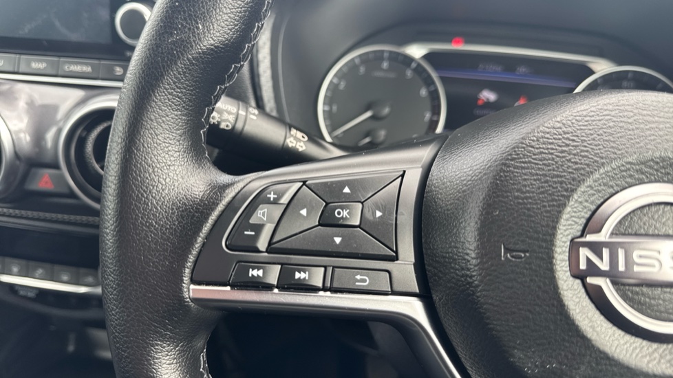 Nissan Juke 1.0 DiG-T 114 N-Connecta 5dr Petrol Hatchback - Image 31