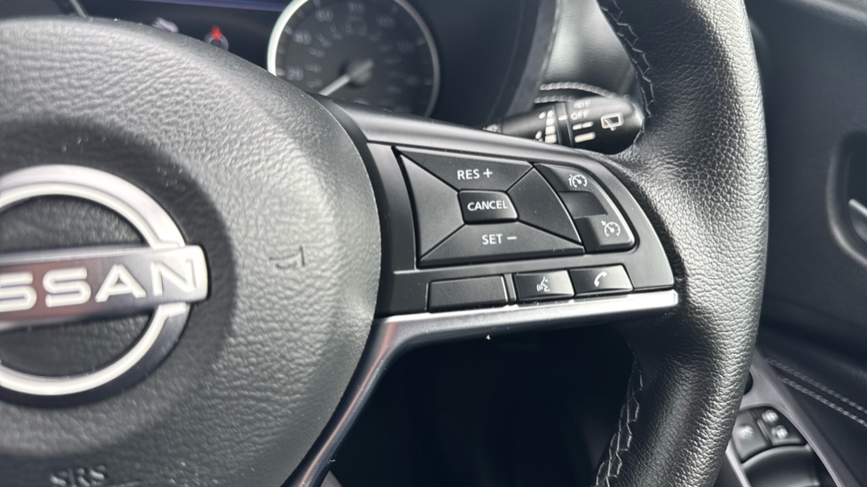Nissan Juke 1.0 DiG-T 114 N-Connecta 5dr Petrol Hatchback - Image 32