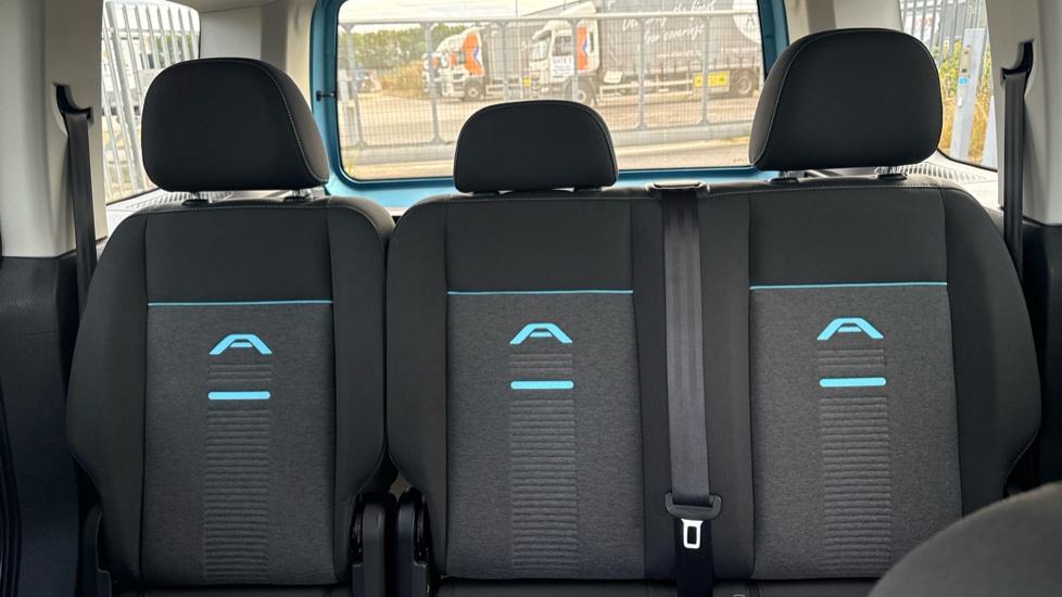 Ford Tourneo Connect 2.0 EcoBlue Active 5dr [7 seat] Diesel Estate - Image 15