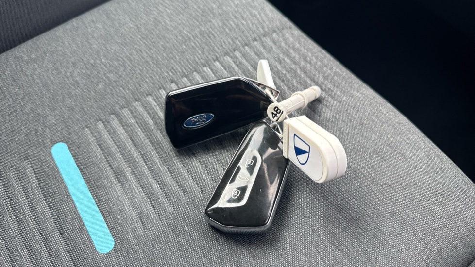 Ford Tourneo Connect 2.0 EcoBlue Active 5dr [7 seat] Diesel Estate - Image 20
