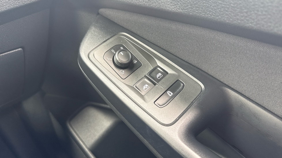 Ford Tourneo Connect 2.0 EcoBlue Active 5dr [7 seat] Diesel Estate - Image 27
