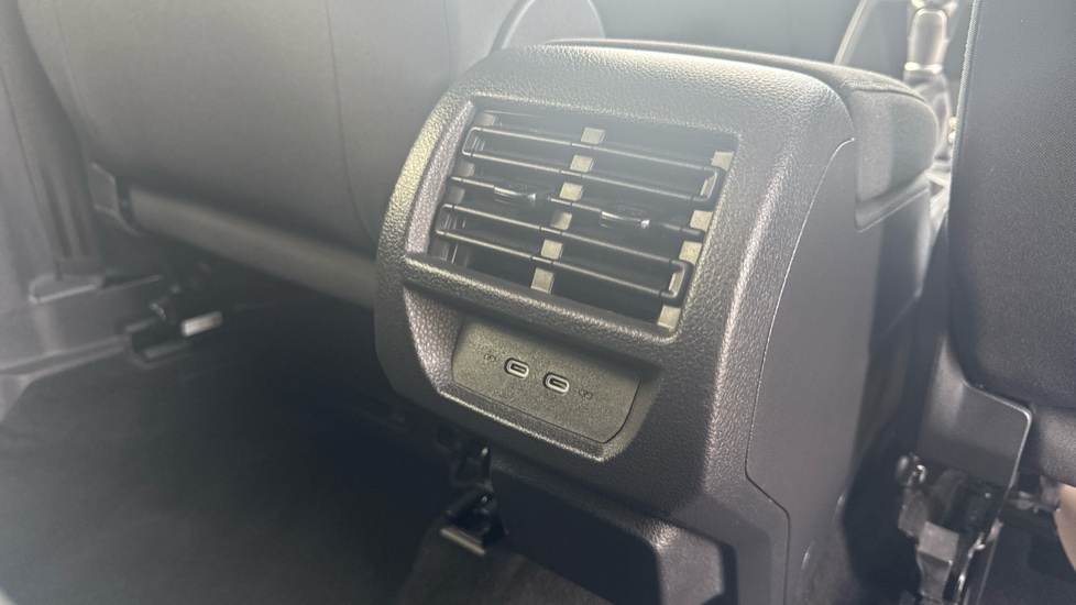 Ford Tourneo Connect 2.0 EcoBlue Active 5dr [7 seat] Diesel Estate - Image 38