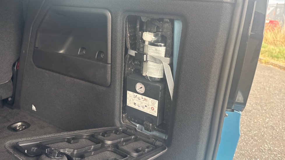 Ford Tourneo Connect 2.0 EcoBlue Active 5dr [7 seat] Diesel Estate - Image 41