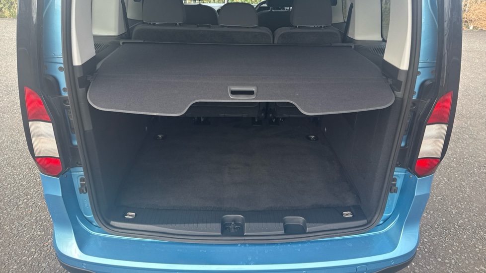 Ford Tourneo Connect 2.0 EcoBlue Active 5dr [7 seat] Diesel Estate - Image 42