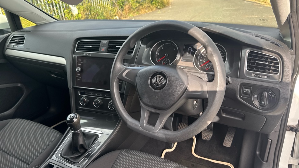 Volkswagen Golf 1.6 TDI S 5dr Diesel Hatchback - Image 11
