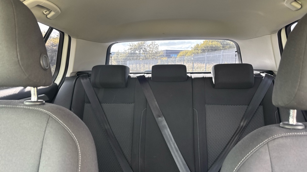 Volkswagen Golf 1.6 TDI S 5dr Diesel Hatchback - Image 15