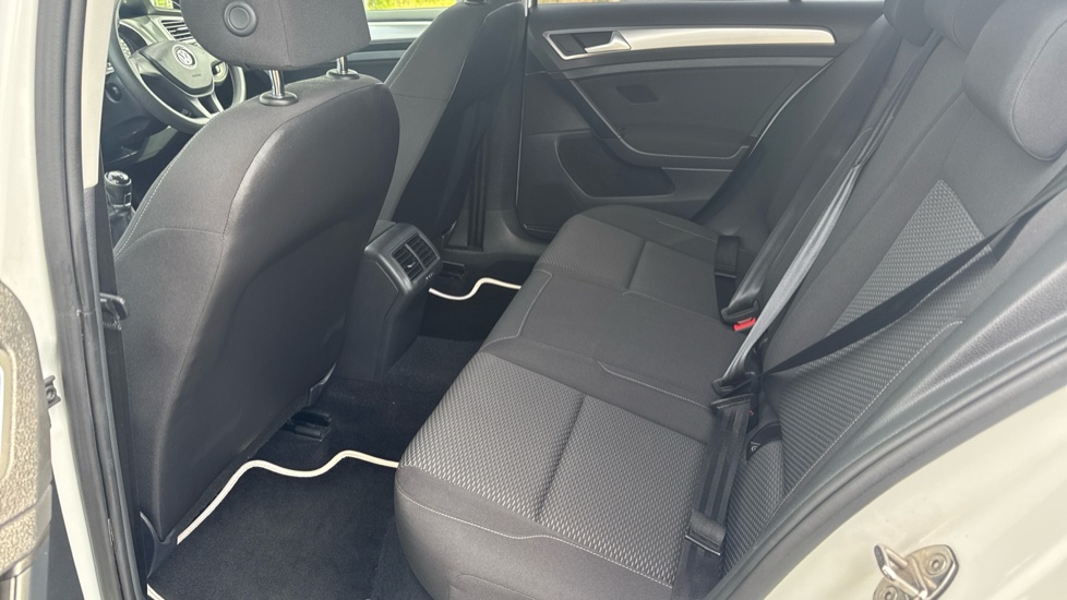 Volkswagen Golf 1.6 TDI S 5dr Diesel Hatchback - Image 16