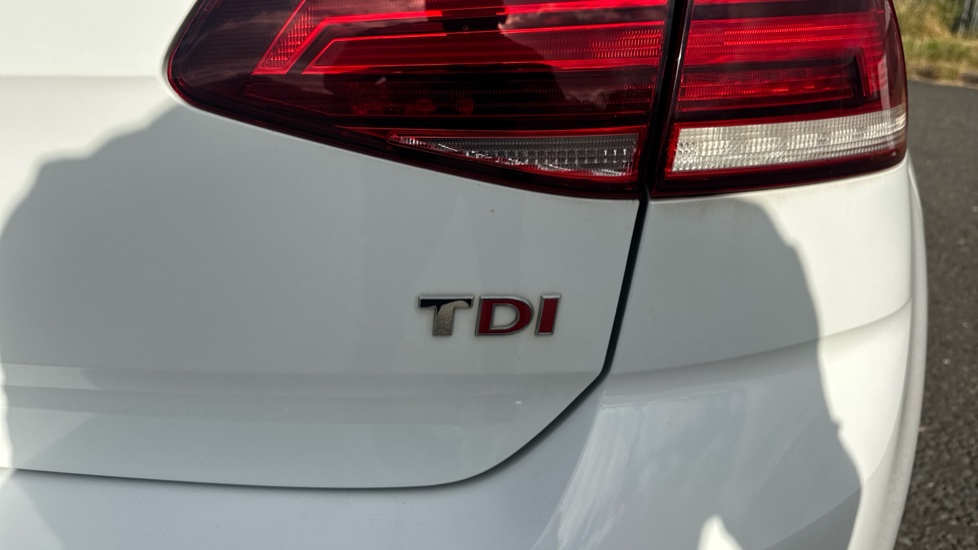 Volkswagen Golf 1.6 TDI S 5dr Diesel Hatchback - Image 22