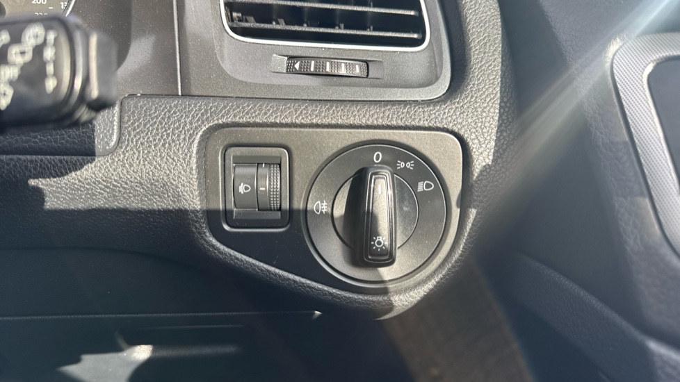 Volkswagen Golf 1.6 TDI S 5dr Diesel Hatchback - Image 27
