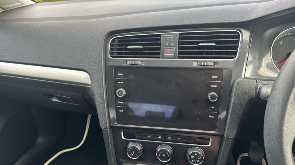 Volkswagen Golf 1.6 TDI S 5dr Diesel Hatchback - Image 37