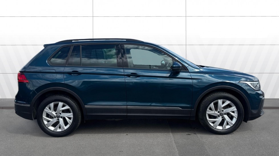 Volkswagen Tiguan 1.5 TSI 150 Life 5dr DSG Petrol Estate - Image 5