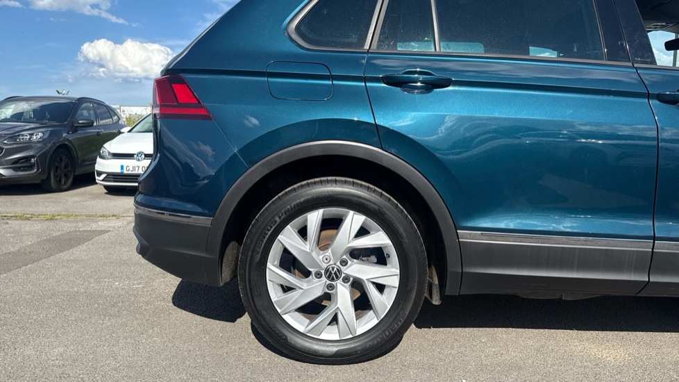 Volkswagen Tiguan 1.5 TSI 150 Life 5dr DSG Petrol Estate - Image 7