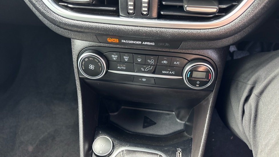Ford Fiesta 1.0 EcoBoost Titanium 5dr Petrol Hatchback - Image 44