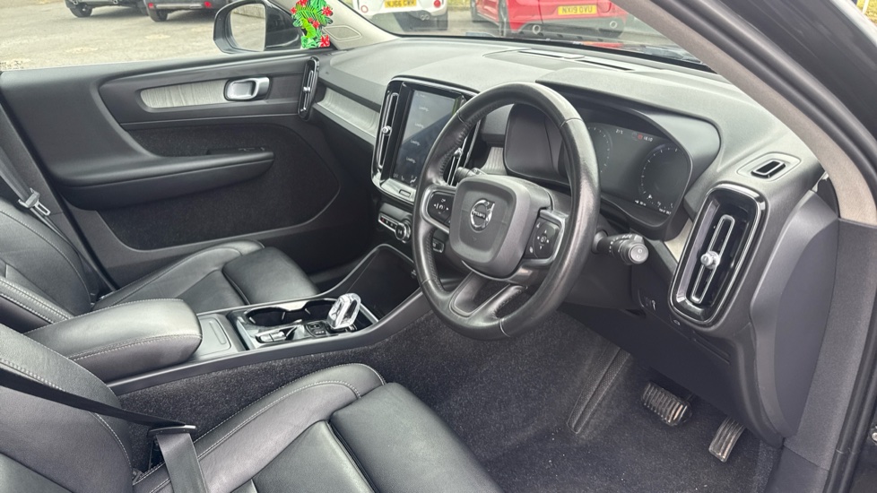 Volvo XC40 1.5 T3 [163] Inscription Pro 5dr Geartronic Petrol Estate - Image 11