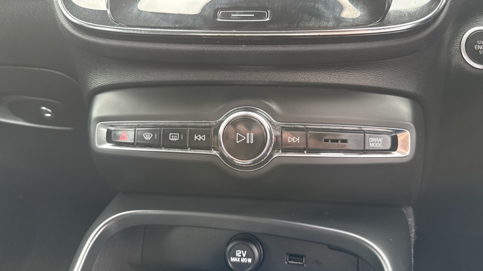 Volvo XC40 1.5 T3 [163] Inscription Pro 5dr Geartronic Petrol Estate - Image 19