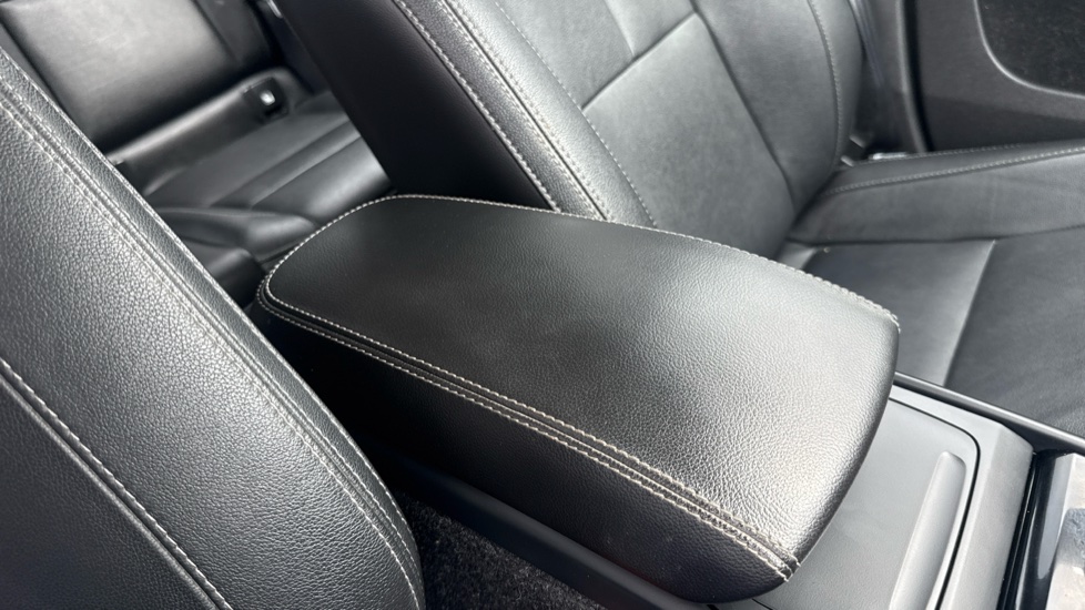 Volvo XC40 1.5 T3 [163] Inscription Pro 5dr Geartronic Petrol Estate - Image 28