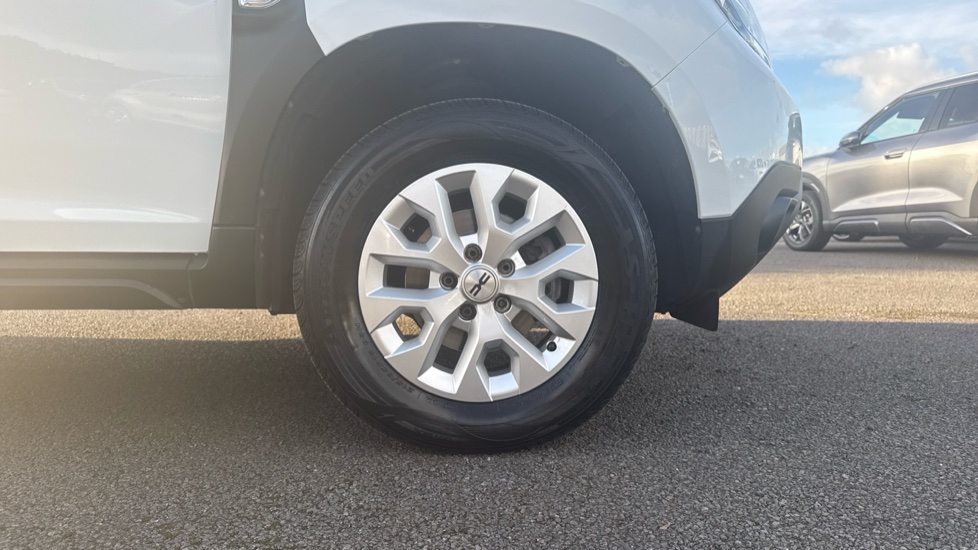 Dacia Duster 1.3 TCe 150 Expression 5dr EDC Petrol Estate - Image 7