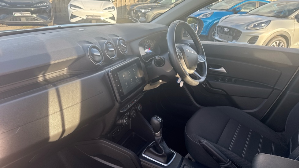 Dacia Duster 1.3 TCe 150 Expression 5dr EDC Petrol Estate - Image 9