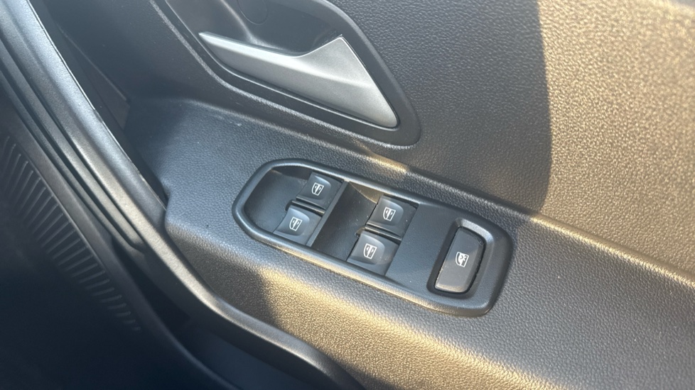 Dacia Duster 1.3 TCe 150 Expression 5dr EDC Petrol Estate - Image 36