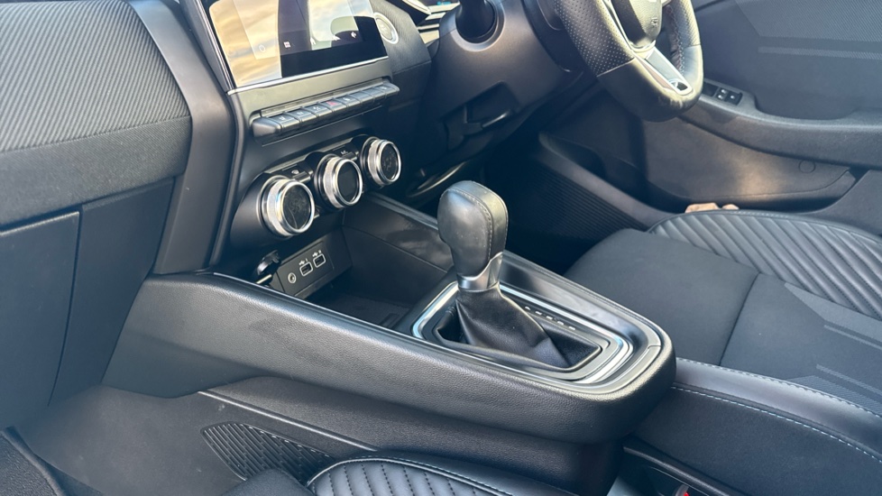 Renault Clio 1.6 E-TECH full hybrid 145 Esprit Alpine 5dr Auto Hybrid Hatchback - Image 13