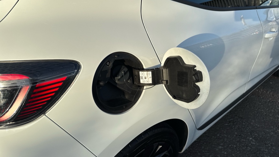 Renault Clio 1.6 E-TECH full hybrid 145 Esprit Alpine 5dr Auto Hybrid Hatchback - Image 29