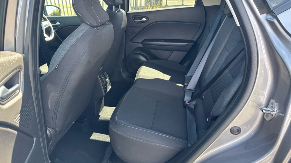 Renault Captur 1.0 TCE 100 Iconic 5dr Petrol Hatchback - Image 19