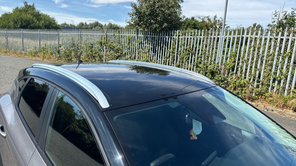 Renault Captur 1.0 TCE 100 Iconic 5dr Petrol Hatchback - Image 28