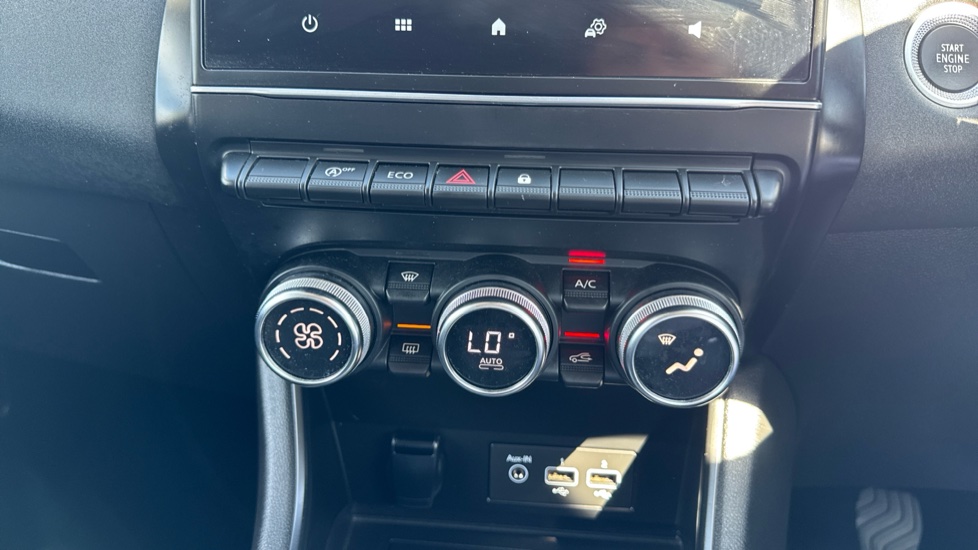 Renault Captur 1.0 TCE 100 Iconic 5dr Petrol Hatchback - Image 32